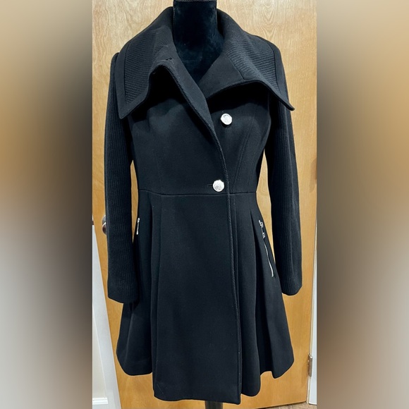 GUESS Jacket- Black- Medium - Picture 3 of 7